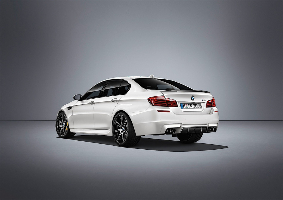 Нынешний BMW M5 предложил на прощание специальное издание M5 Edition 5