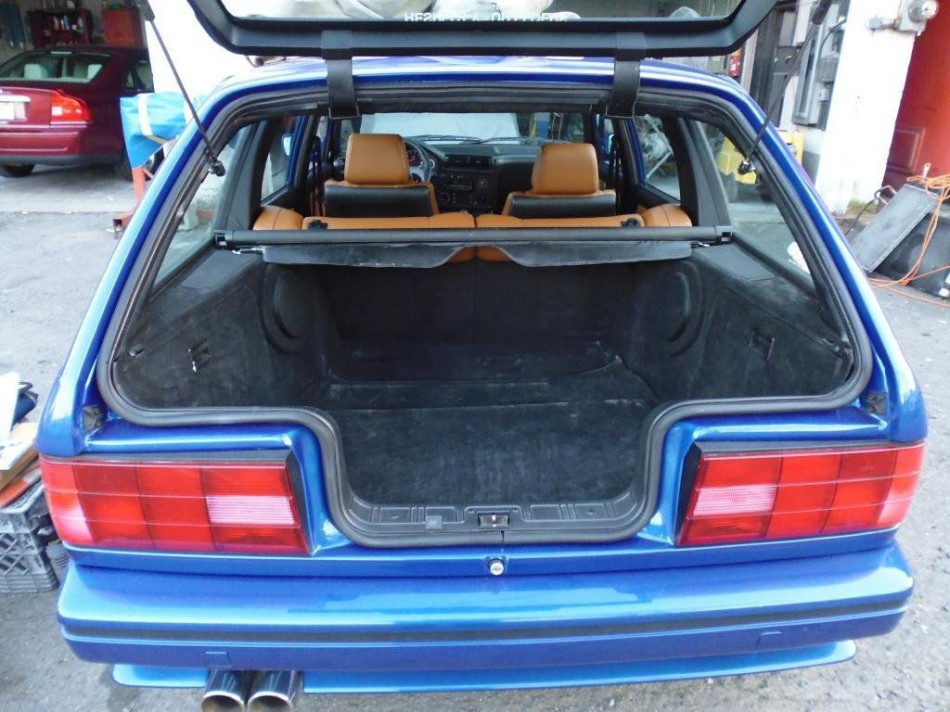 BMW E30 M3 Touring 3